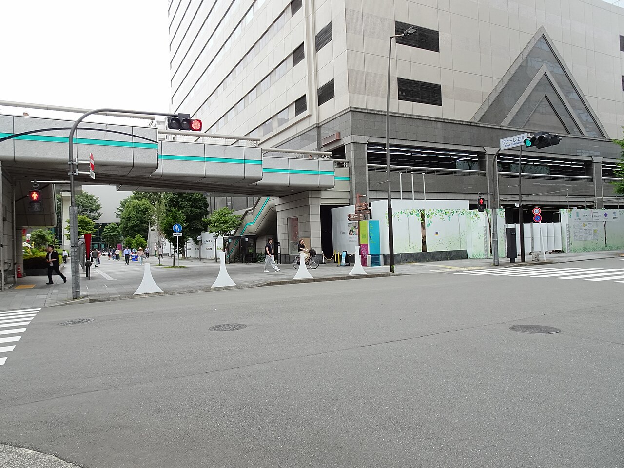 The Faret Tachikawa intersection, in the North Exit blocks covered by the draft district plan