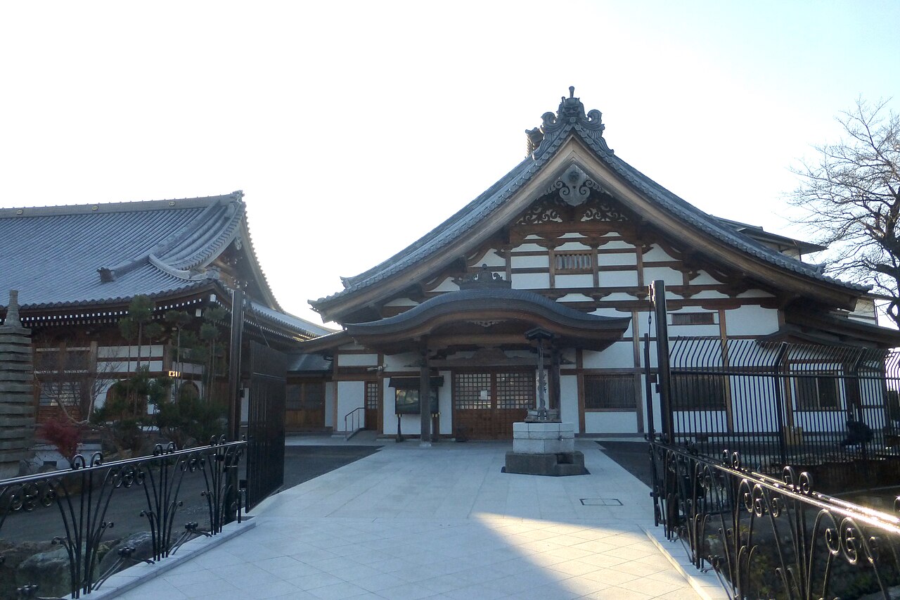 立川市柴崎町の普済寺。戦災殉難者の慰霊碑がある寺