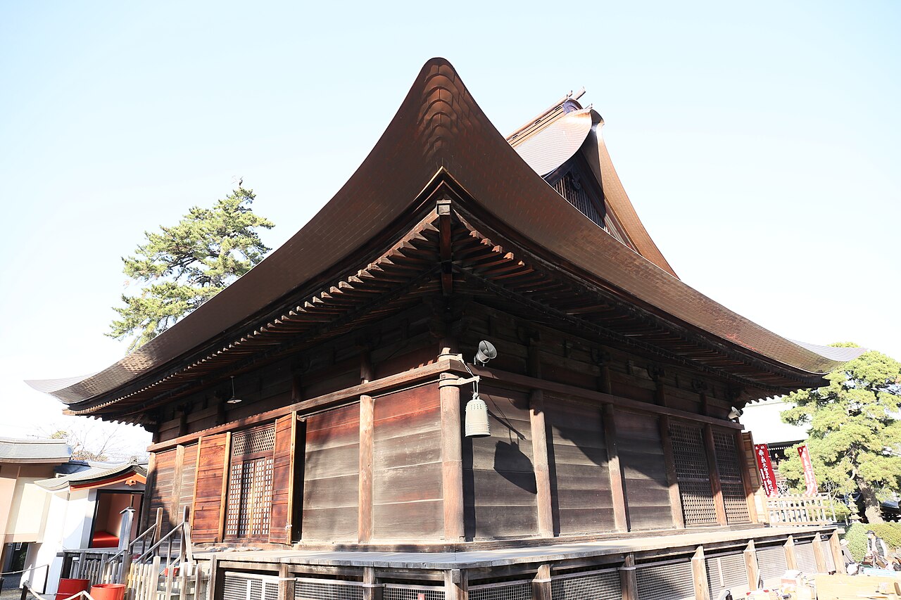 康永元年に移し建てられた高幡不動尊の不動堂を裏側から見たところ