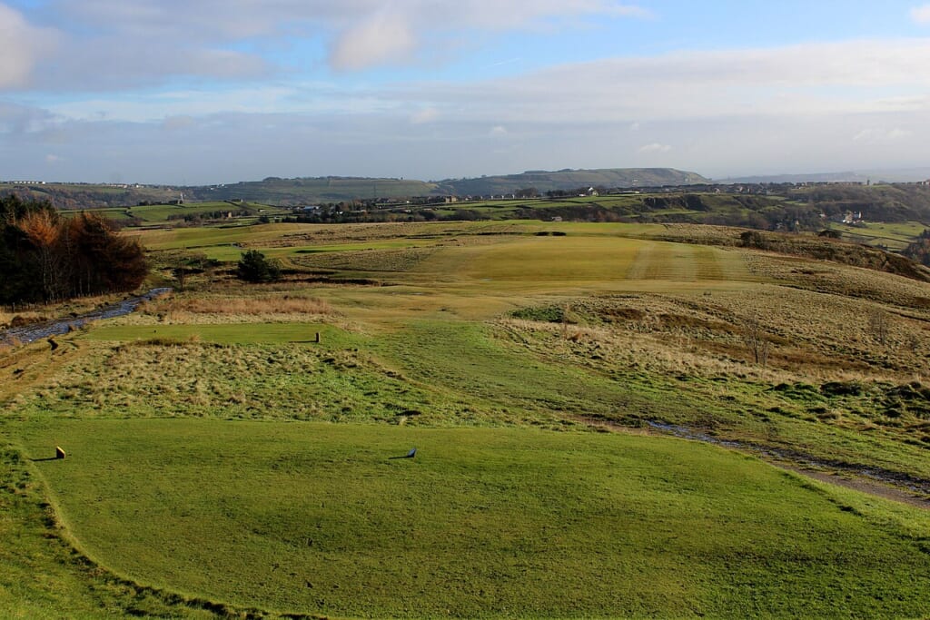 Fairway on Halifax Golf Course geographorguk 5204707 | オンザショア立川店 立川駅徒歩1分年中無休の溶岩ホットヨガスタジオ ゴルフコースに広がるフェアウェイを写したコース内の風景写真 立川駅徒歩1分年中無休の溶岩ホットヨガスタジオ