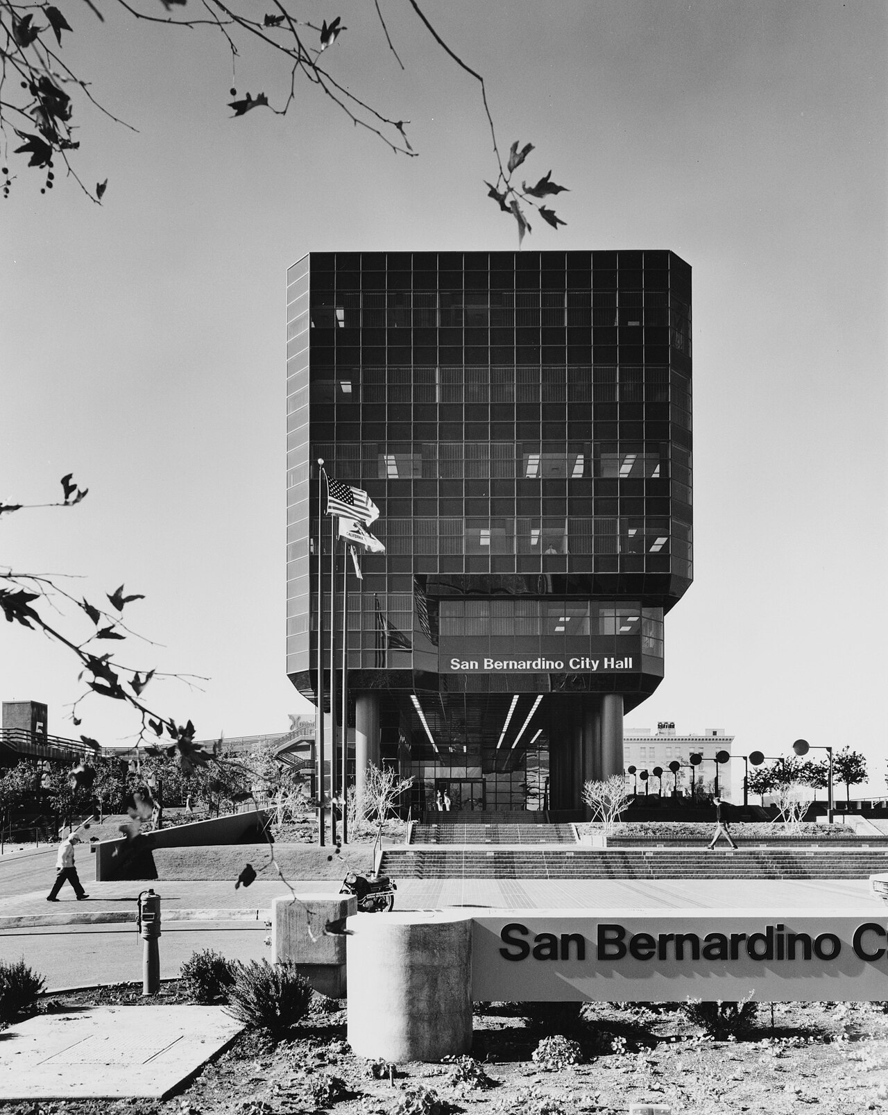 1970年代はじめのサンバーナディノ市役所。立川の姉妹市の、市政の中心(米国の記録写真)