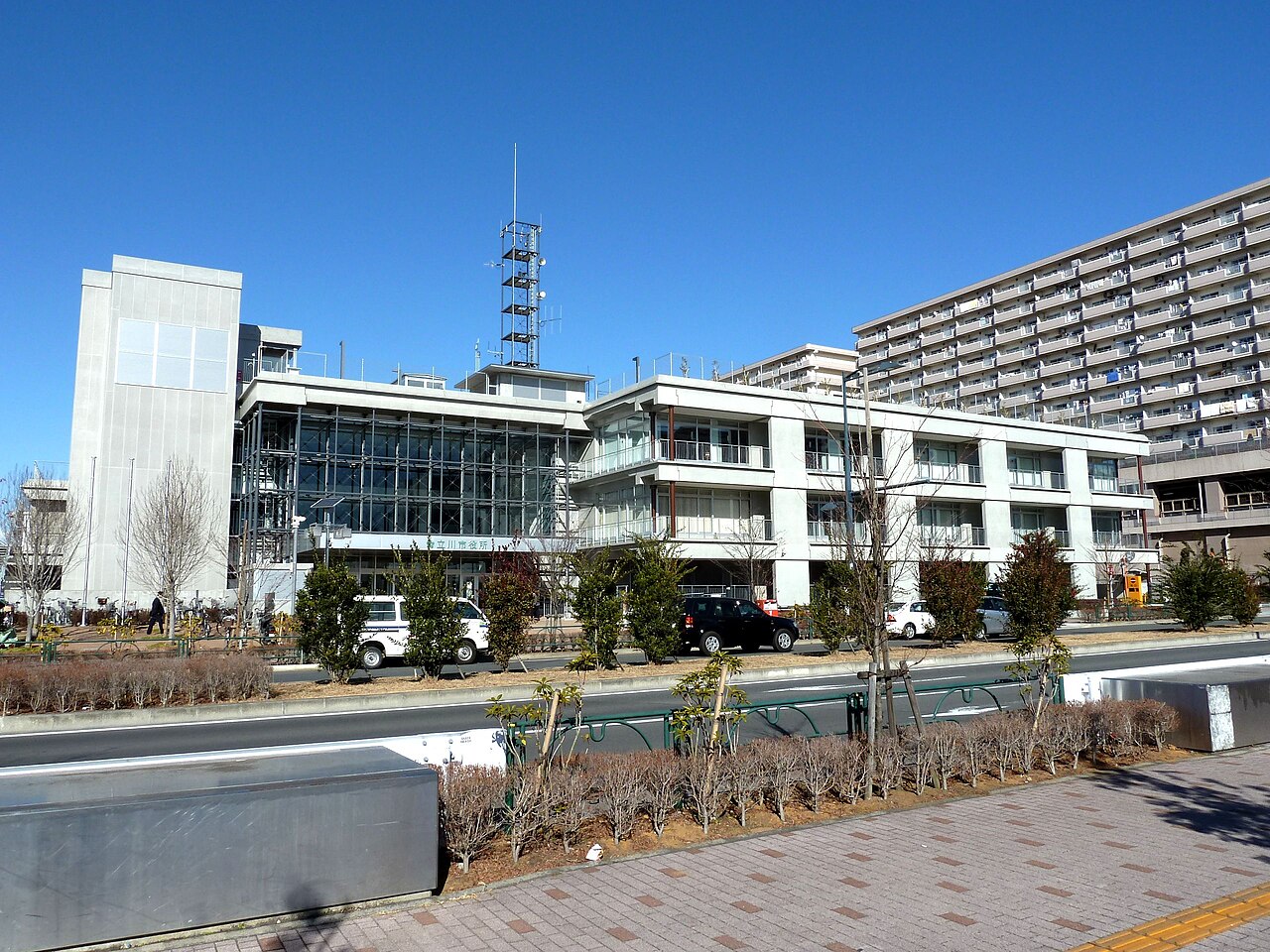 Tachikawa's new city hall in Izumicho, where the offices moved in 2010 (photographed January 2011)